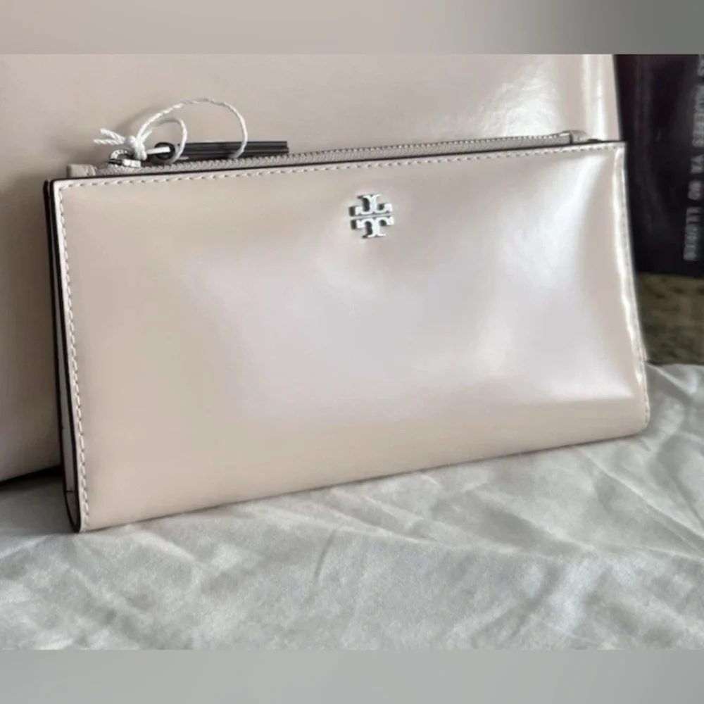 New Tory Burch bake flat Leather Wallet in soft pink