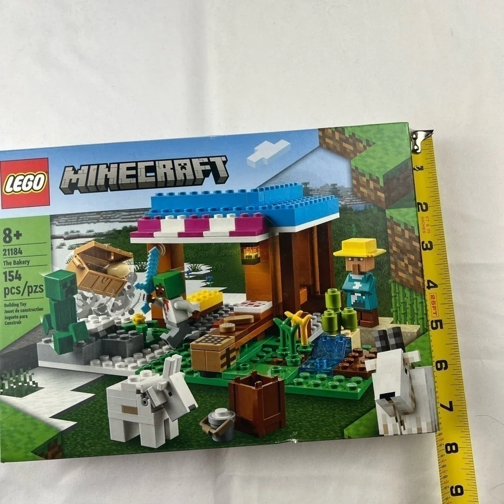 Lego Minecraft The Bakery - 21184 - 3 Figurines and a Goat - Village - NWT