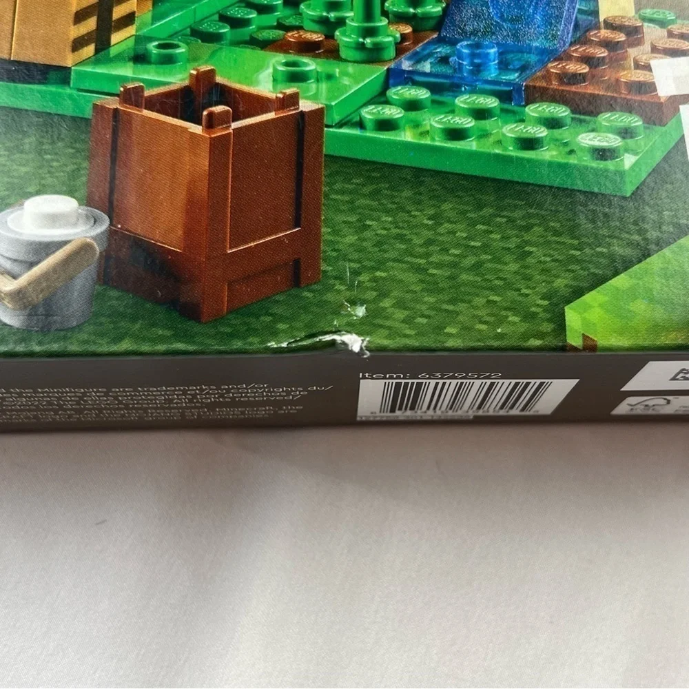 Lego Minecraft The Bakery - 21184 - 3 Figurines and a Goat - Village - NWT