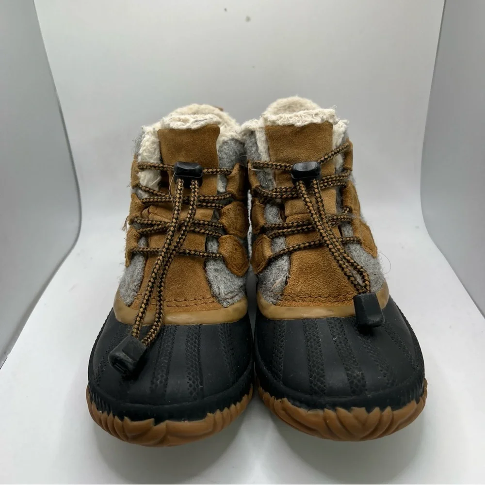 Sorel kids out