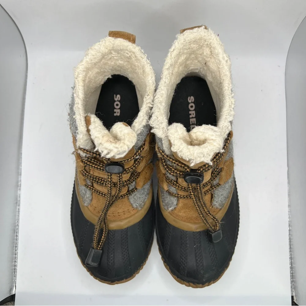 Sorel kids out