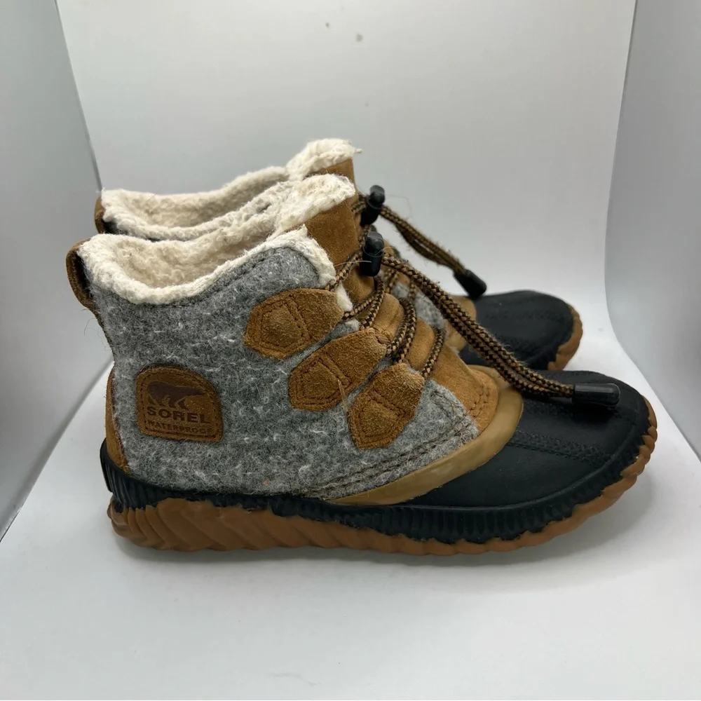 Sorel kids out