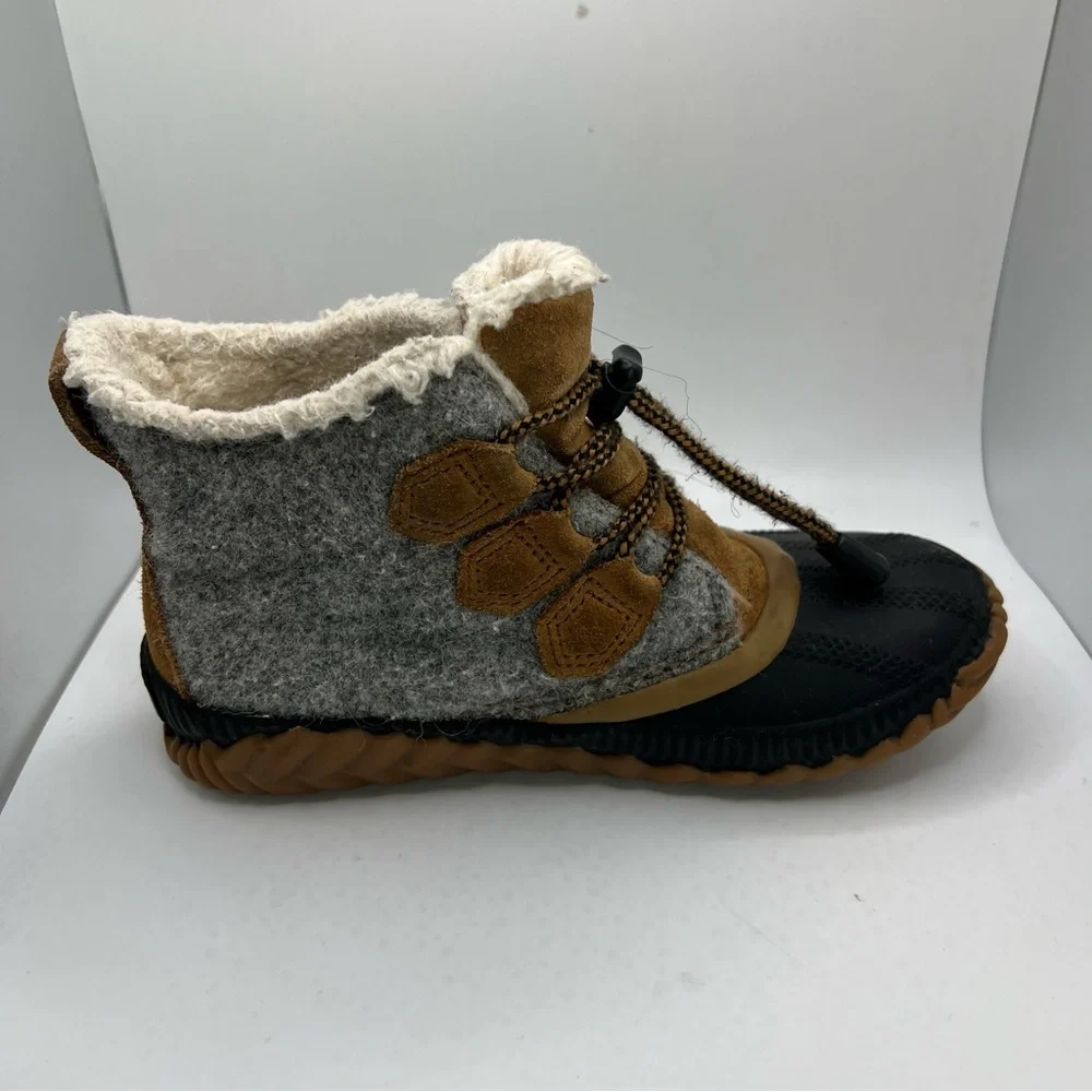 Sorel kids out