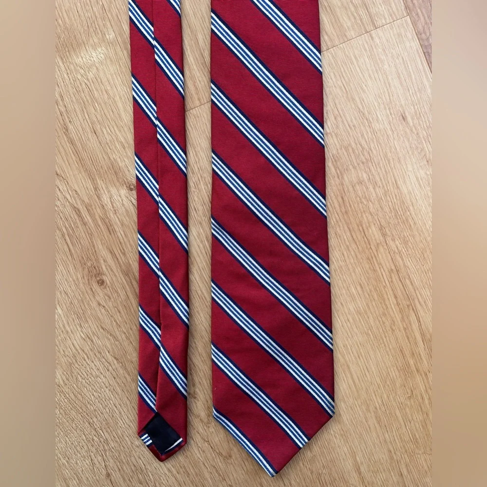 Brooks Brothers silk tie 346 classic preppy red blue stripes