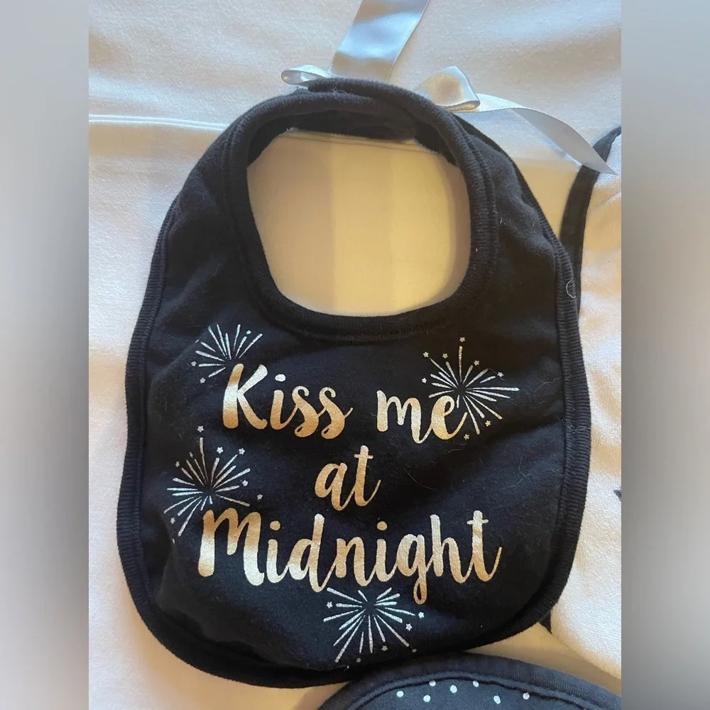 Koala Kids/Carters Black and White Baby Bib