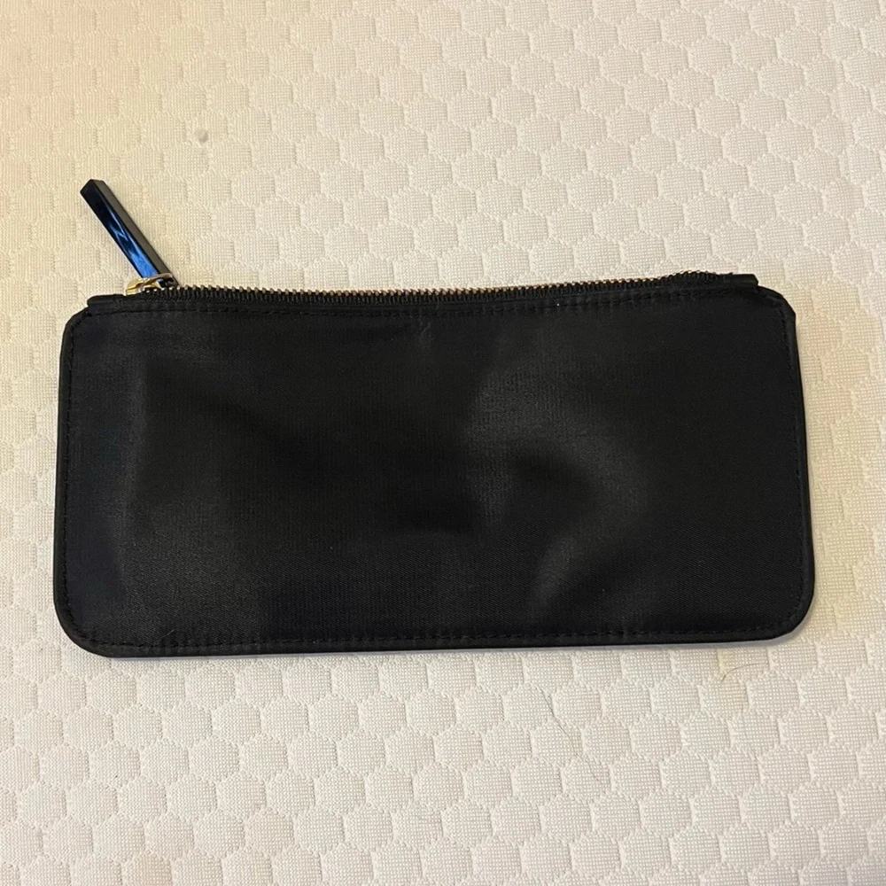 MAC Cosmetics stylish m·a·c