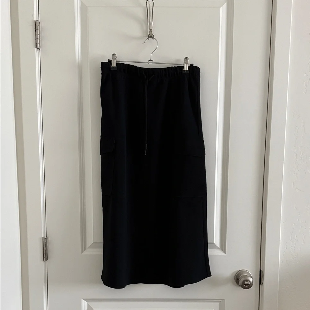 Aritzia Wilfred Muse Cargo Midi Skirt - Black (S)