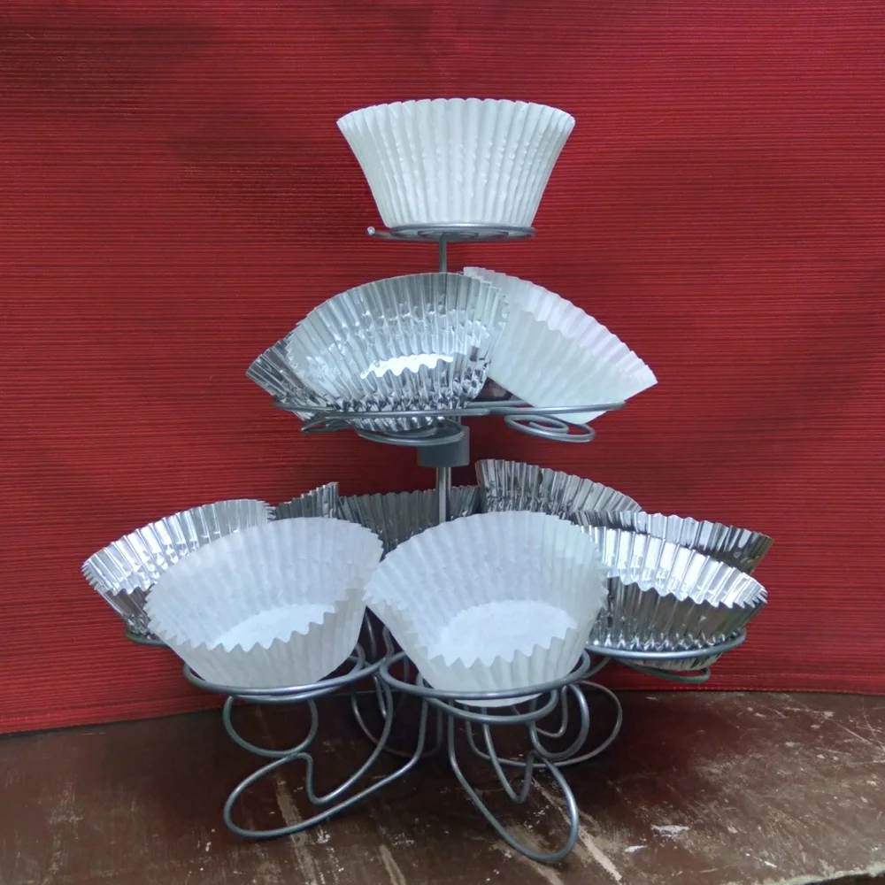 Wilton Cupcakes 'N More Dessert Stand - Silver