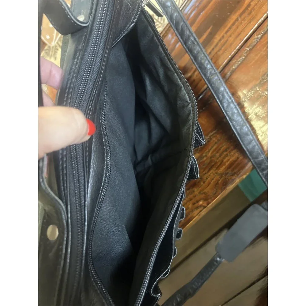 Columbia Made Genuine Black Leather Messenger Laptop Business Bag