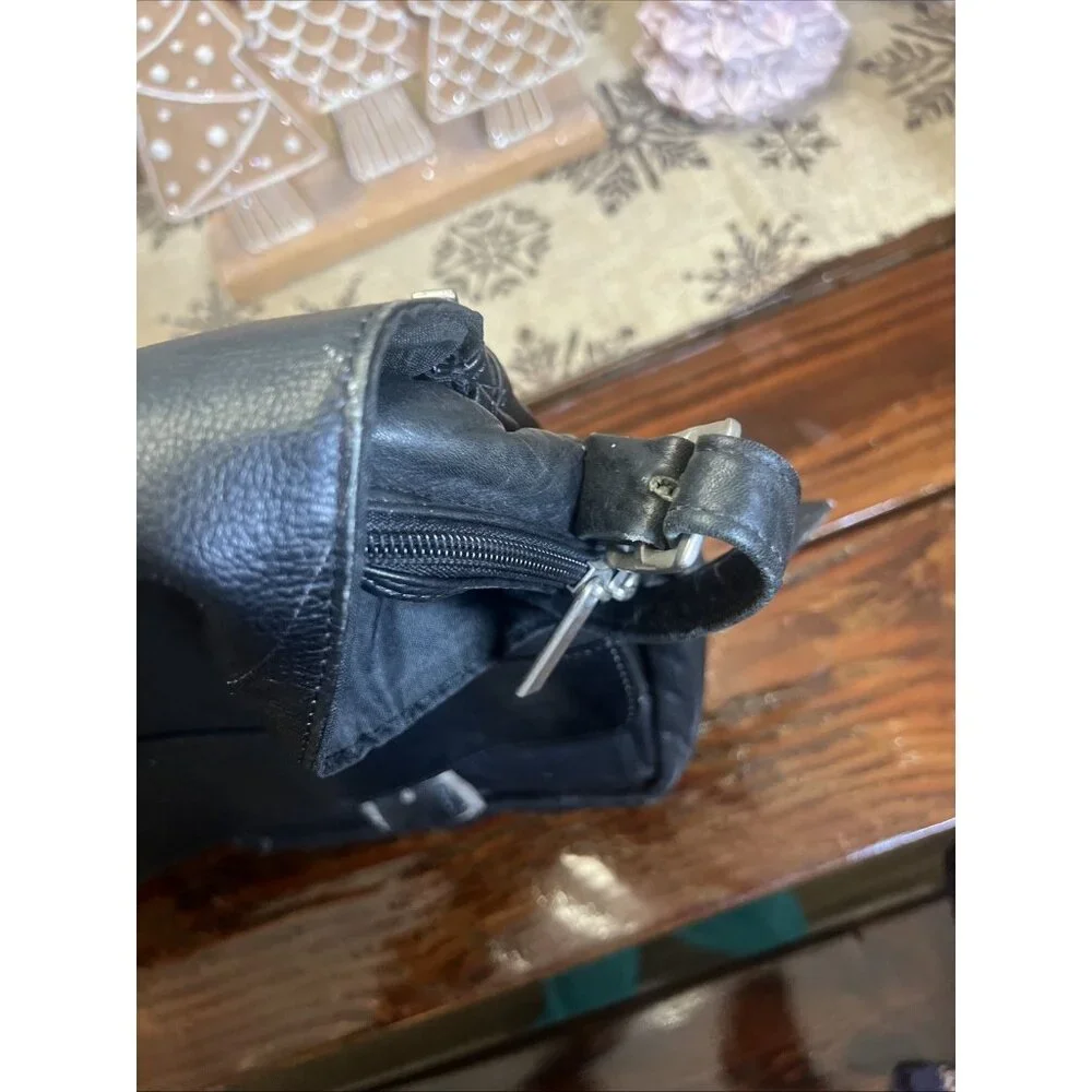 Columbia Made Genuine Black Leather Messenger Laptop Business Bag