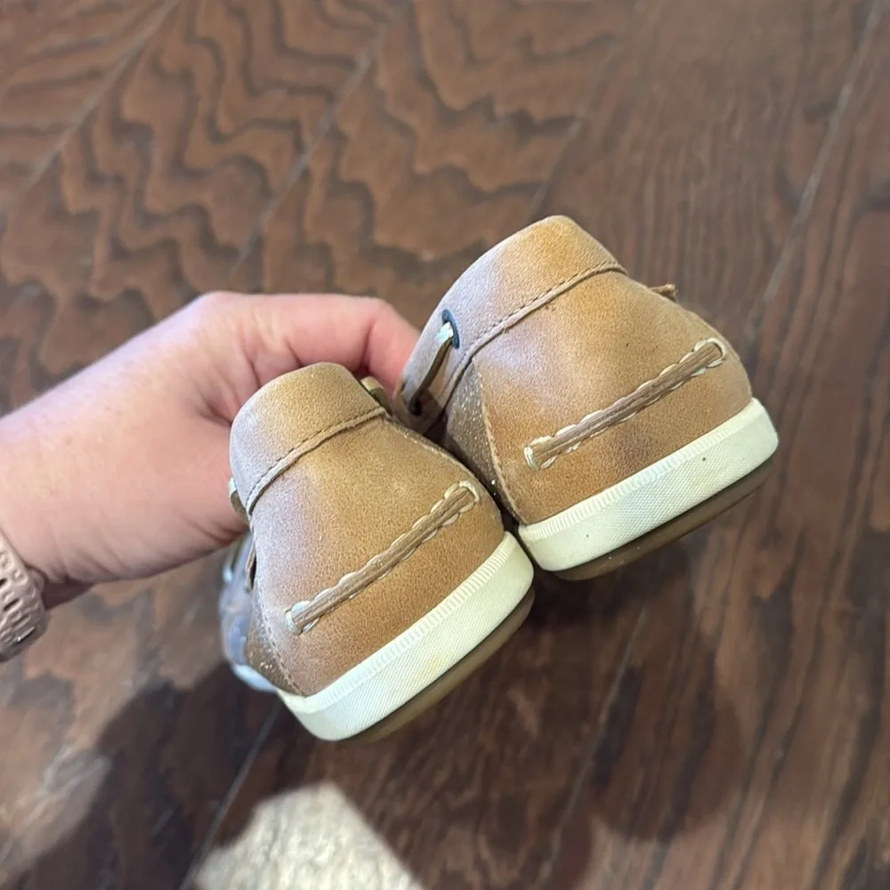 Sperry’s gold glitter top sliders, size 8.5