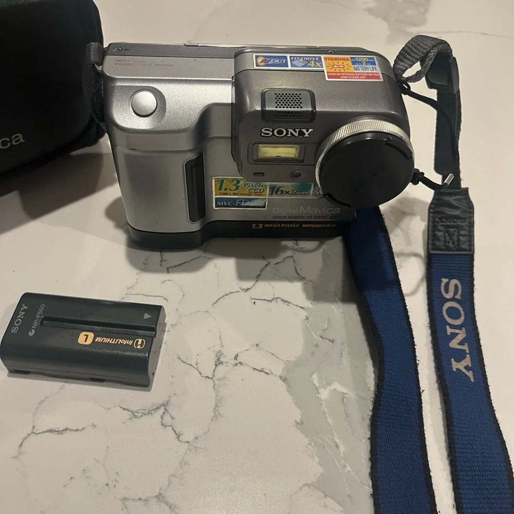 Sony Mavica MVC-FD88 0.4MP Digital Camera with Leather Case TESTED WORKS!!