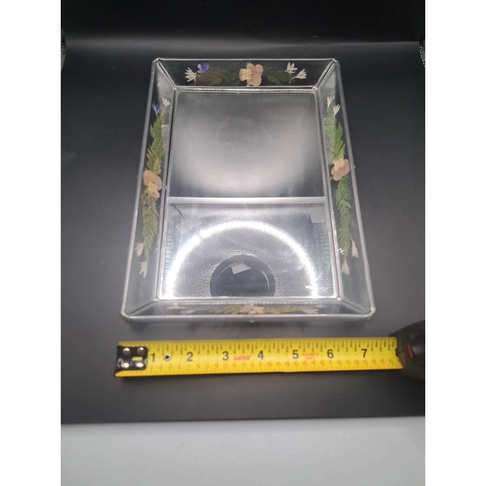 N/A around mirror