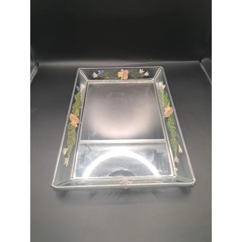 N/A around tray