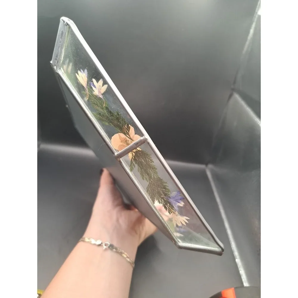 N/A cracks mirror