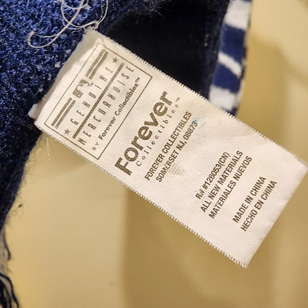 Forever Collectibles unisex scarf