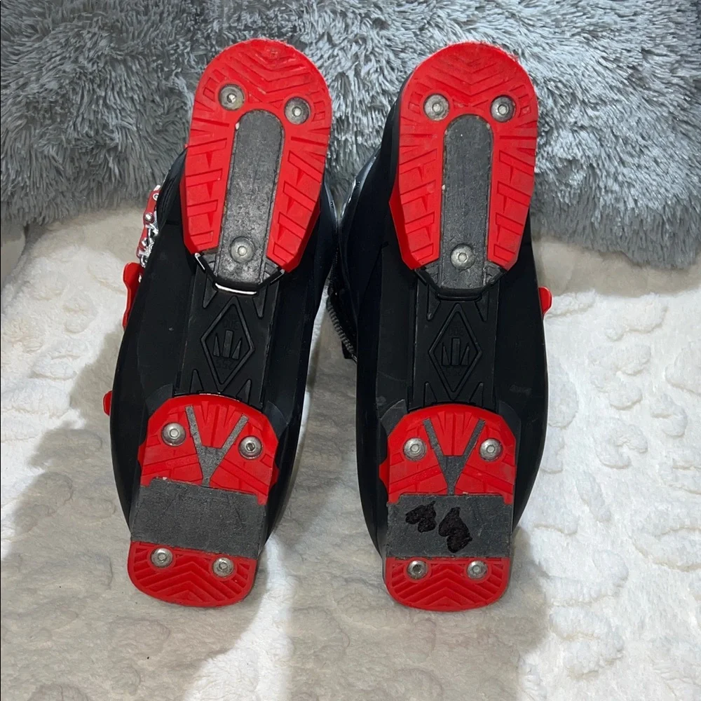 Tecnica Mach1 90 Men’s Black, Red, & White Ski Boots Size 25/25.5 300mm