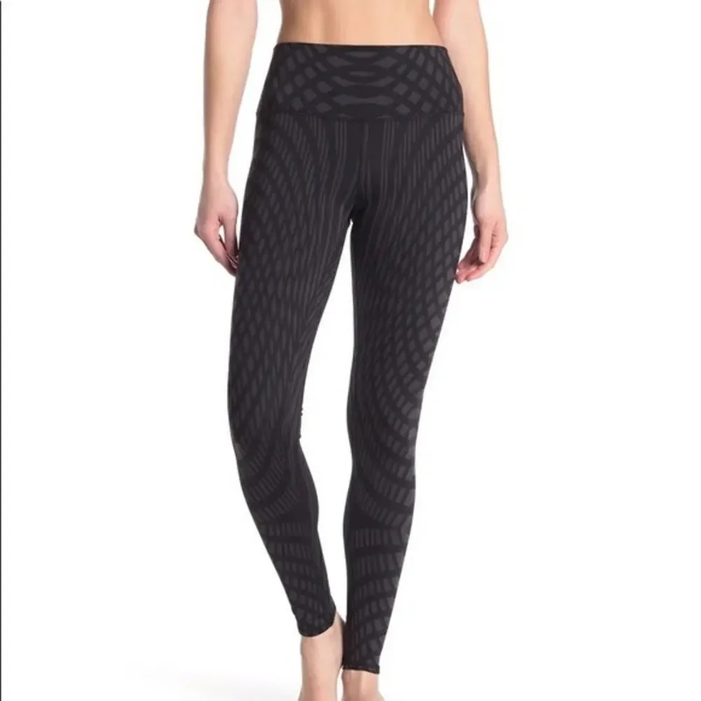 ALO YOGA High-Waist Airbrush Full length legging in Black Arches Size S