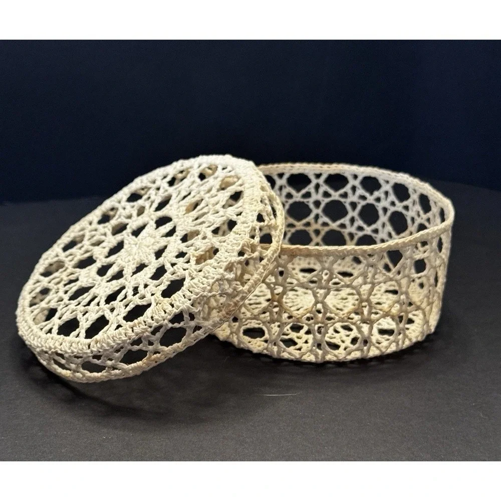 The Unbranded Brand vintage crocheted