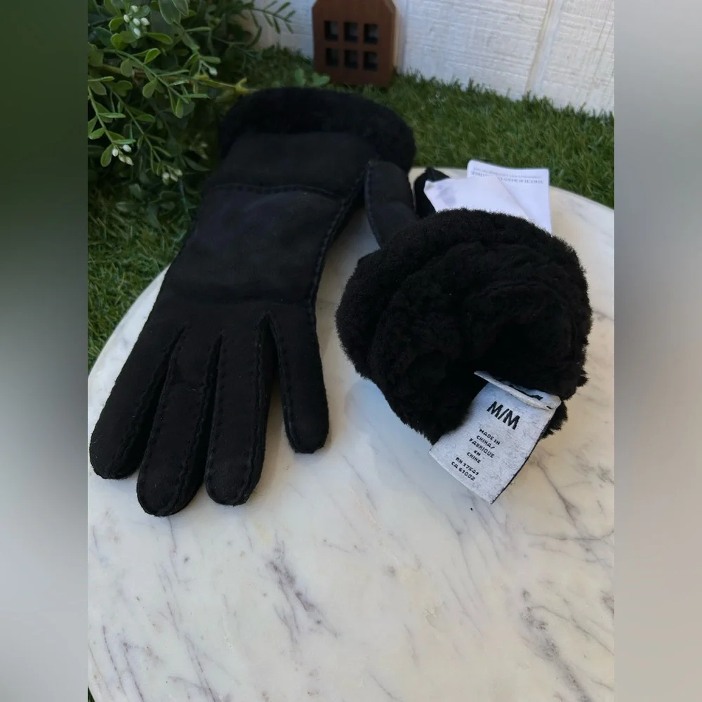UGG fur gloves