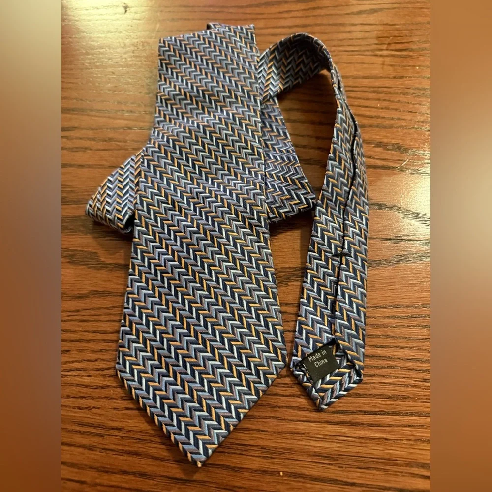Metropolitan View this both tie