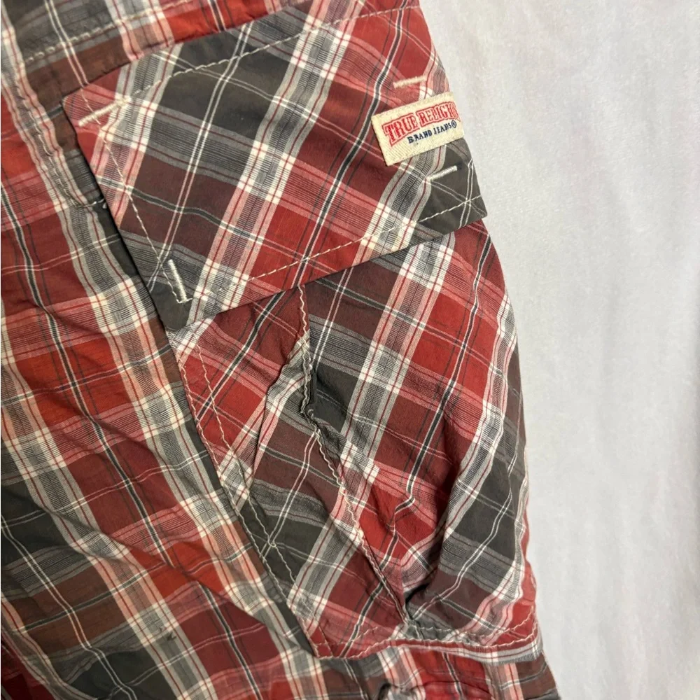 True Religion Cargo Plaid Shorts Style ML44J75VF Color Crimson Size 38