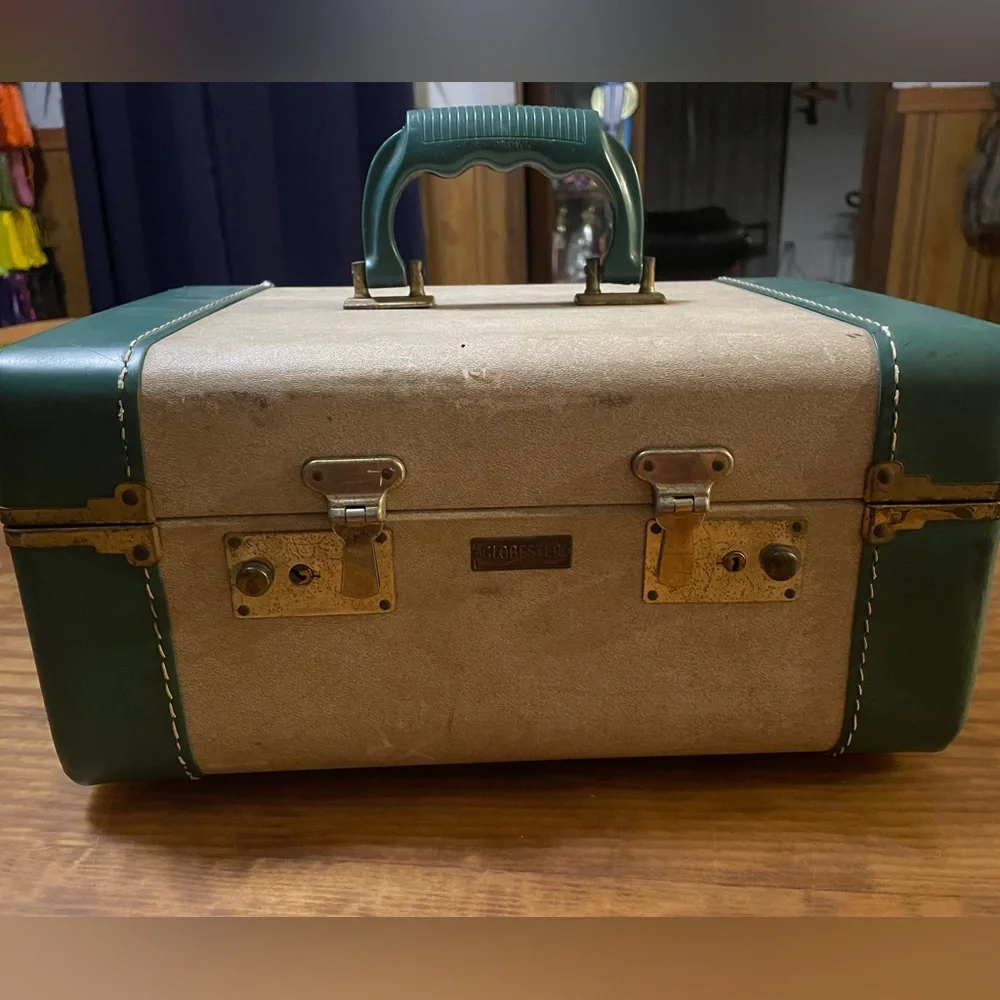 Vintage Retro 50’s 60’s Globester Train Case travel decor unique rare