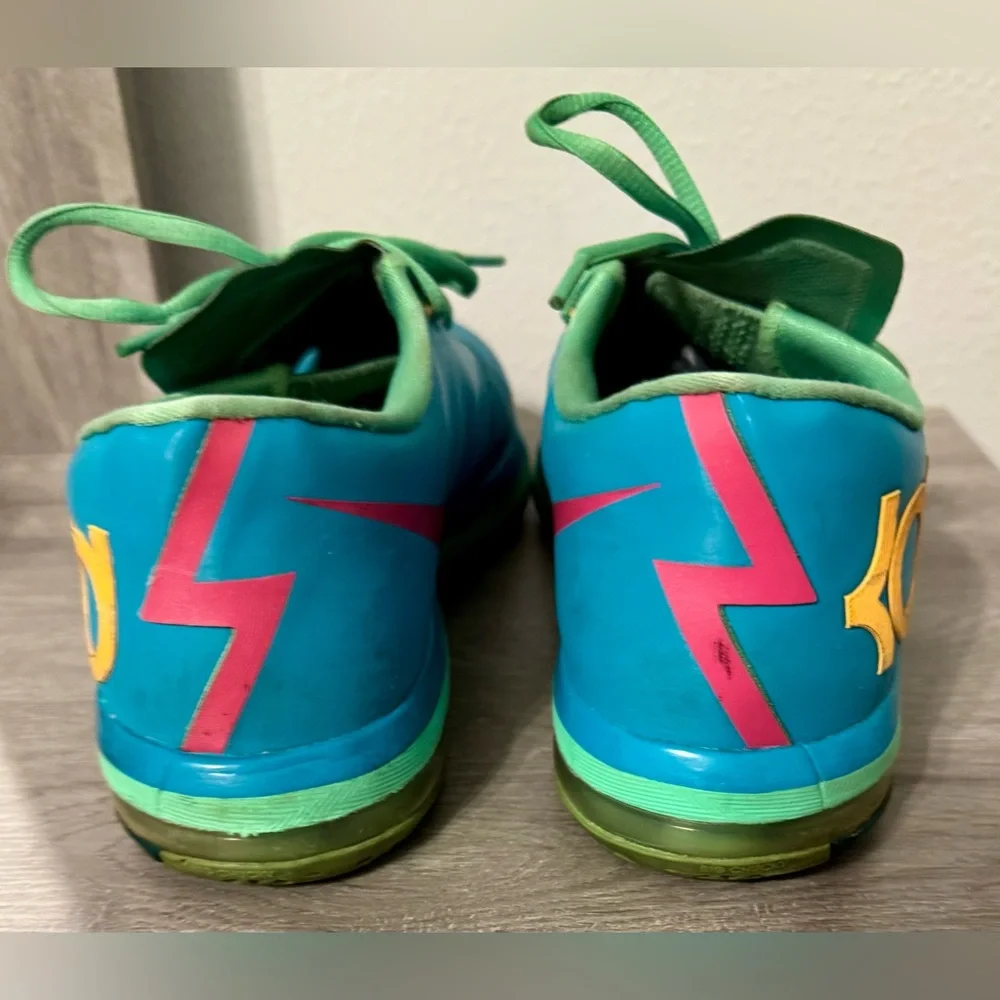 Nike scheme popular hero