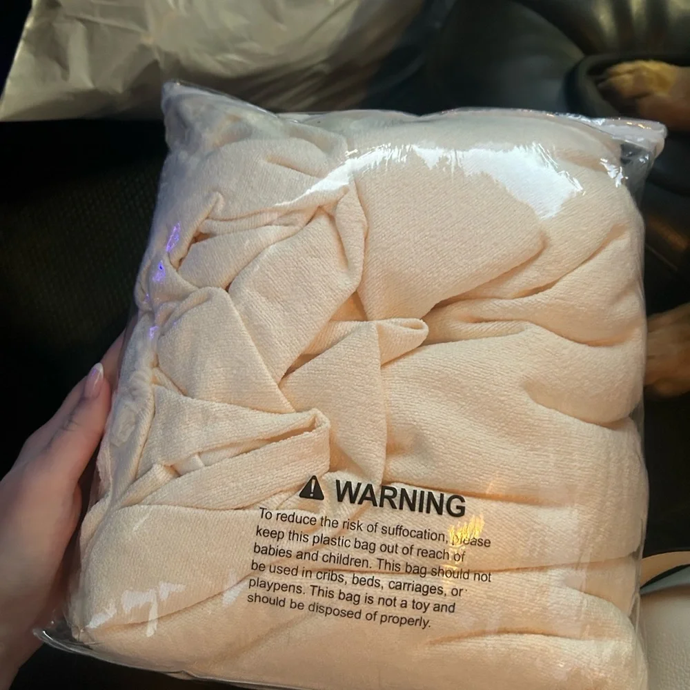N/A elegant cream