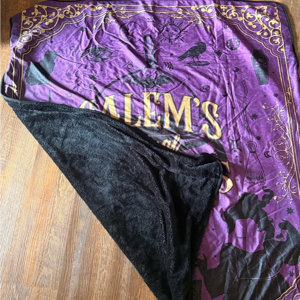 N/A purple blanket
