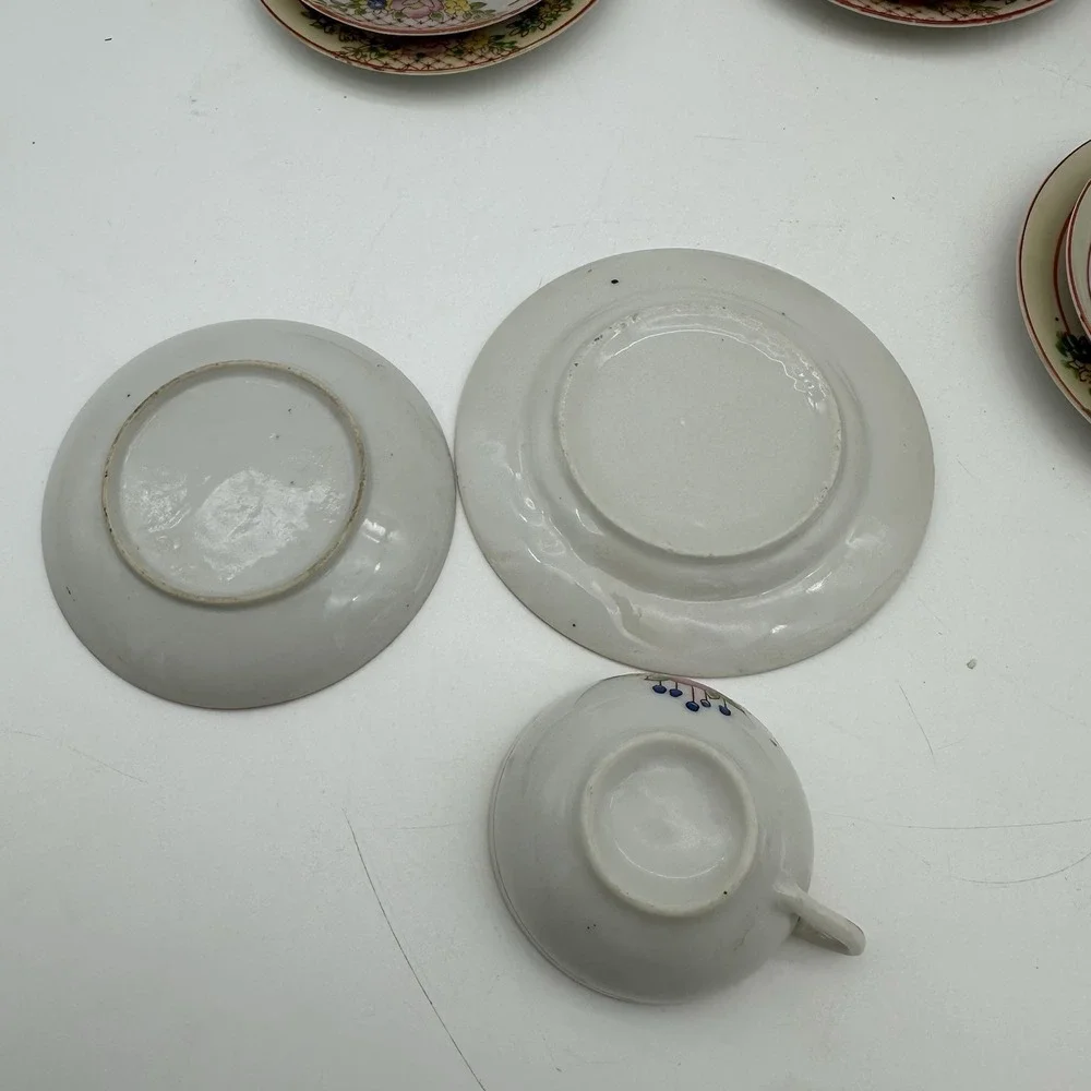 The Unbranded Brand vintage china