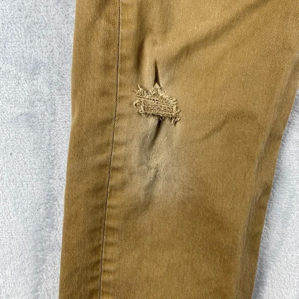 Levis distressed scuff