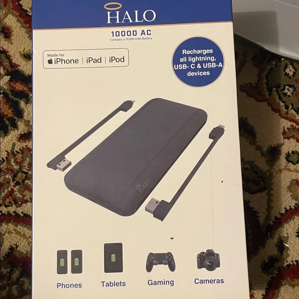 Halo 10000 AC battery/recharges all USB-C and USB-A devices WR9