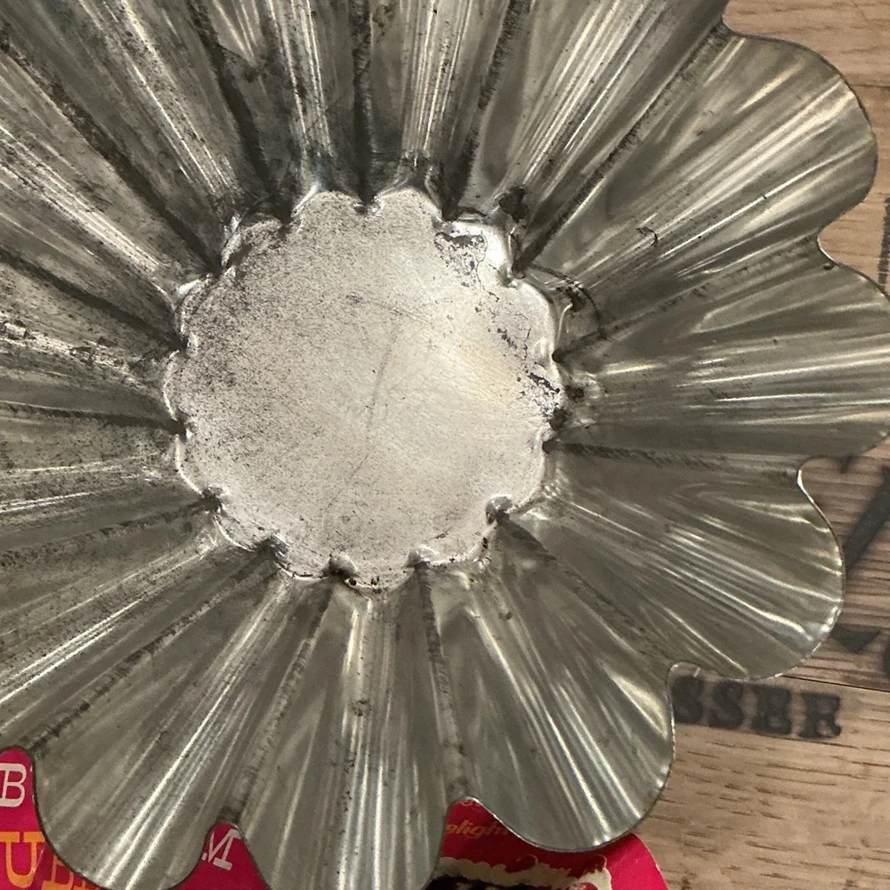 Tube Cake Pan - Red and Gold