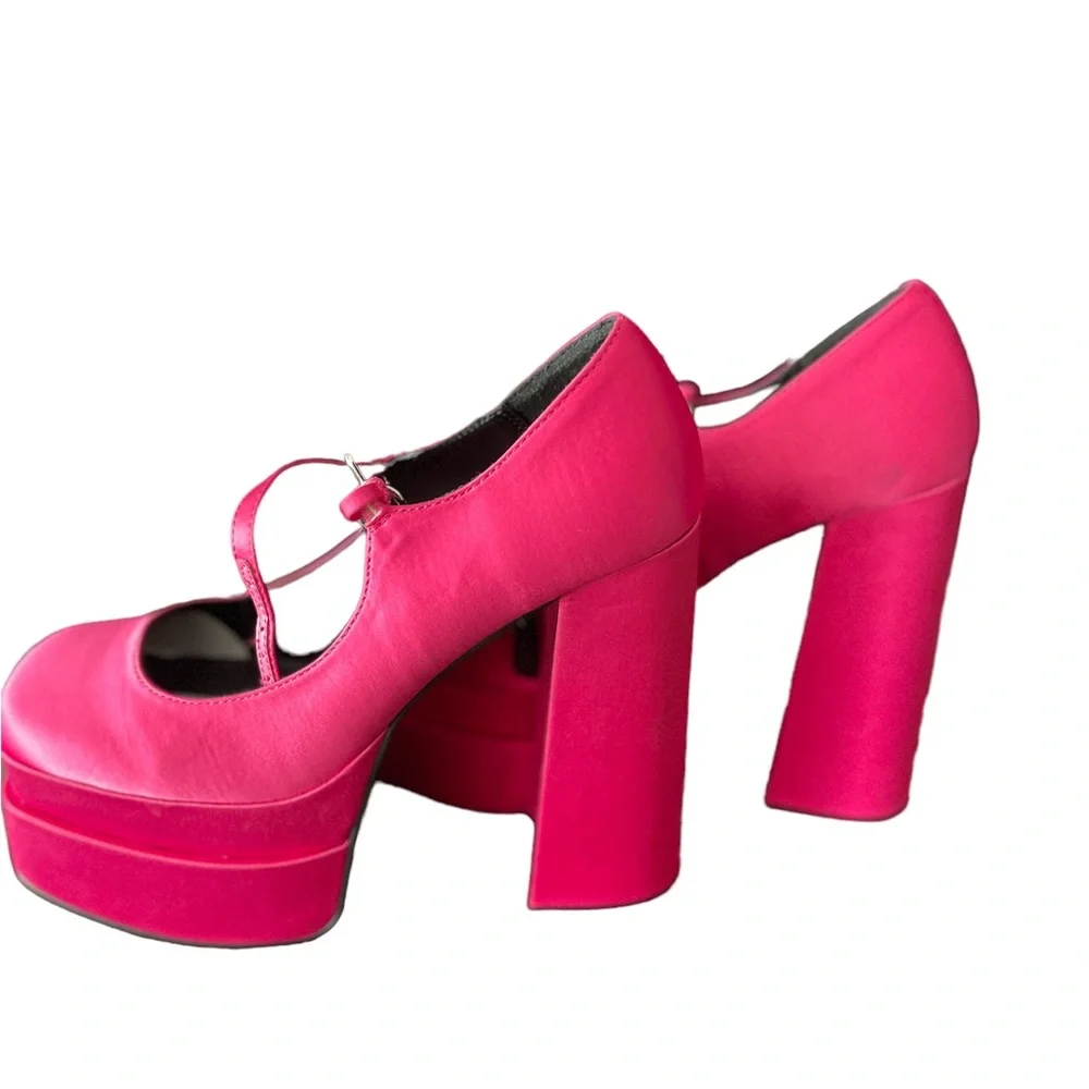 🦩 Satin Platform Pump - Size 9