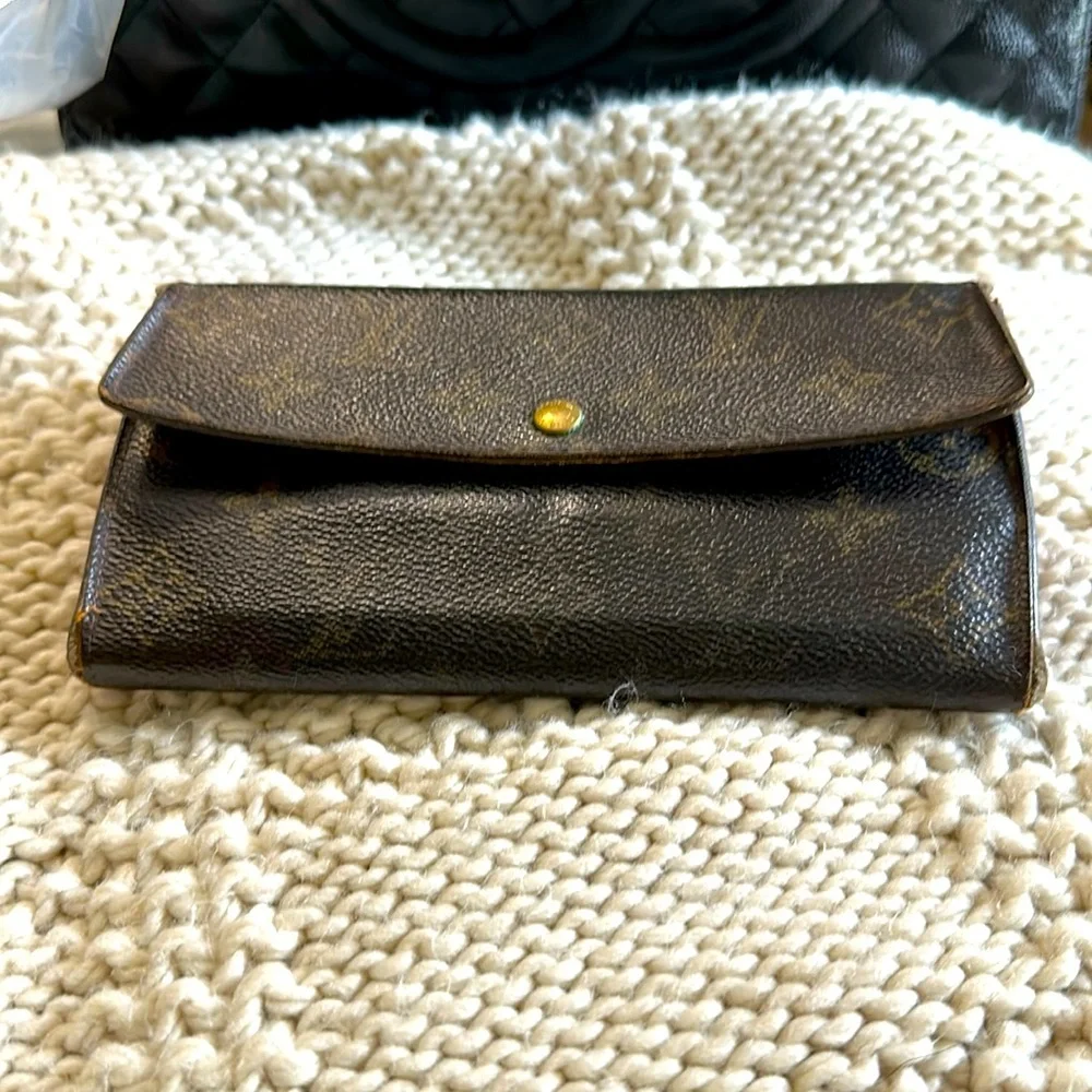 Louis Vuitton reposhing this