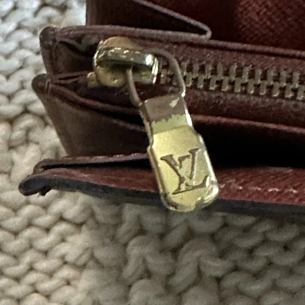 Louis Vuitton reposhing this