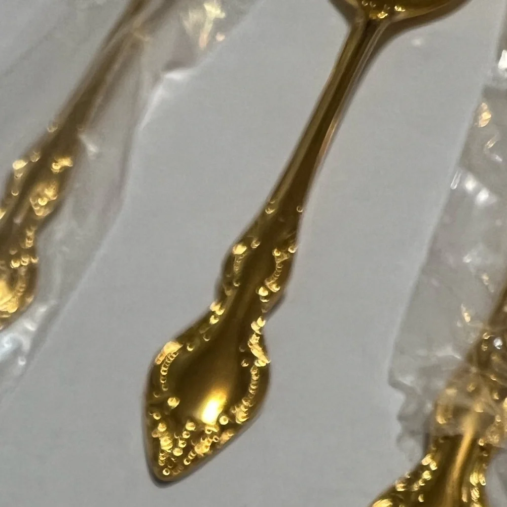 Kenwood Oneida spoons scroll dinner