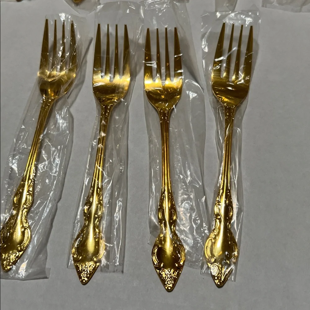 Kenwood Oneida dinner service