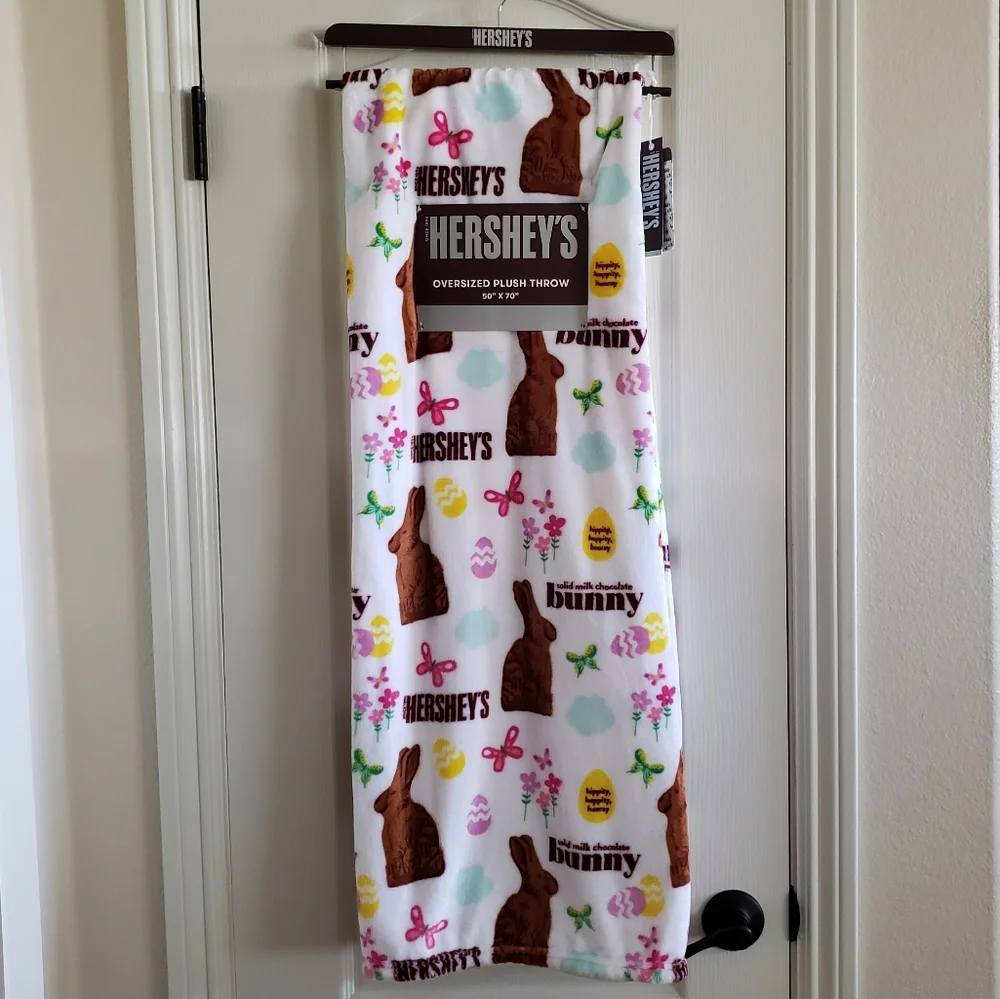 Hershey's Easter Bunny White Oversized Plush Throw Blanket 50x70 NWT