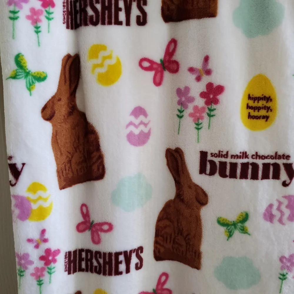 Hershey's Easter Bunny White Oversized Plush Throw Blanket 50x70 NWT
