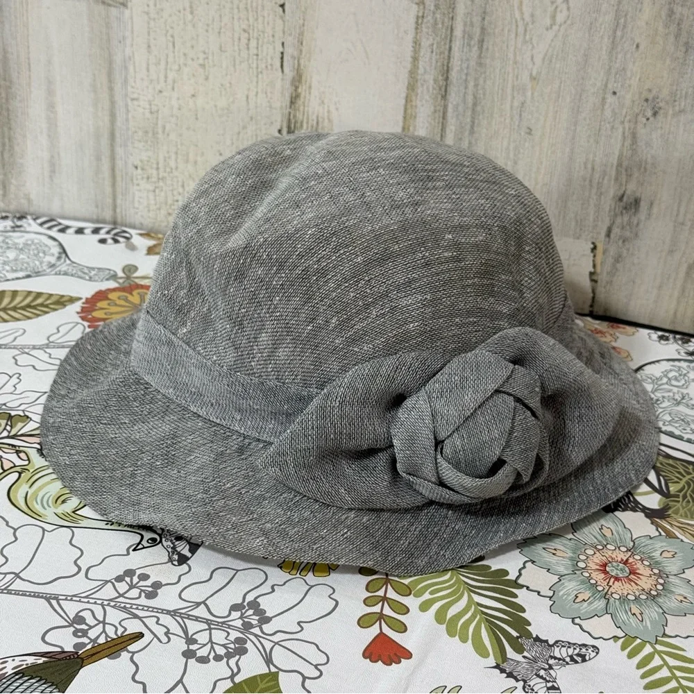 Ellen Tracy elegant gray