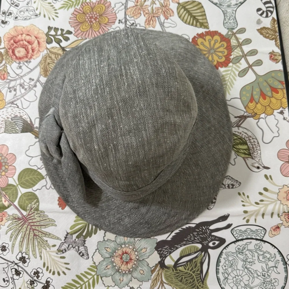 Ellen Tracy elegant gray