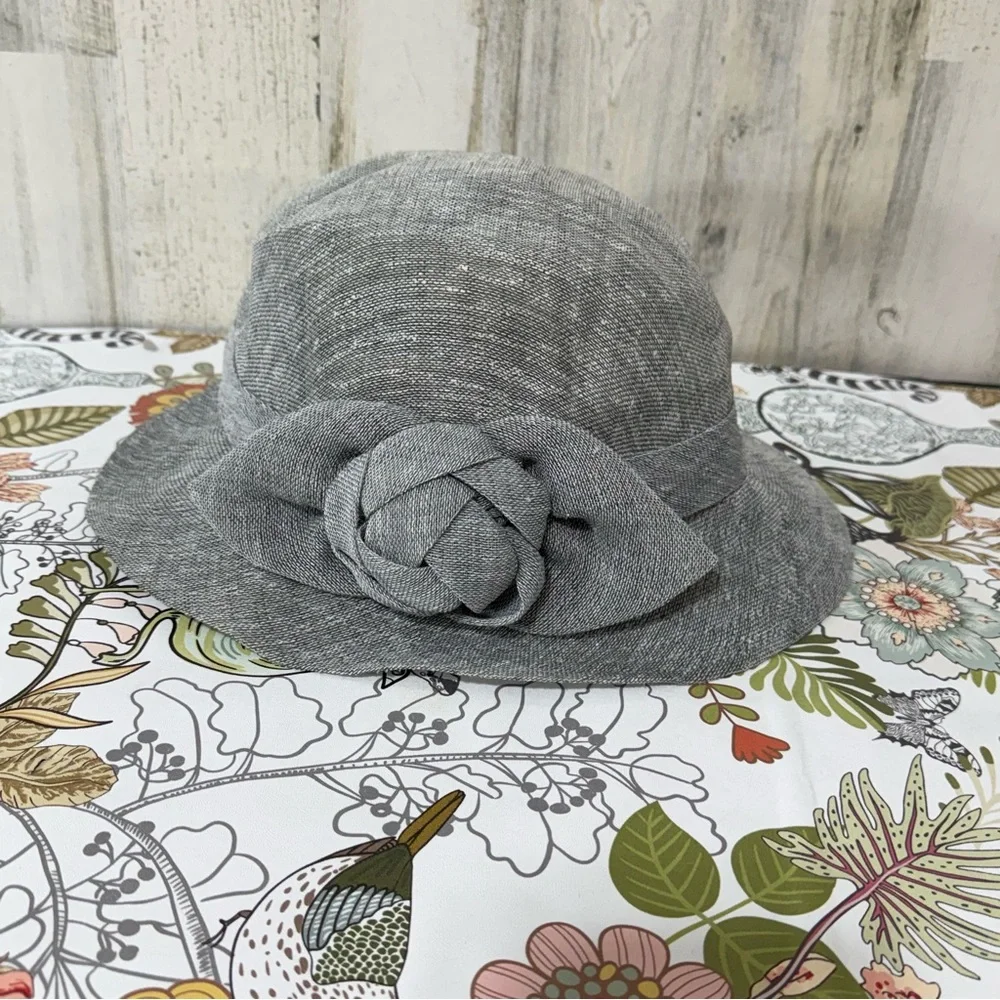 Ellen Tracy elegant gray