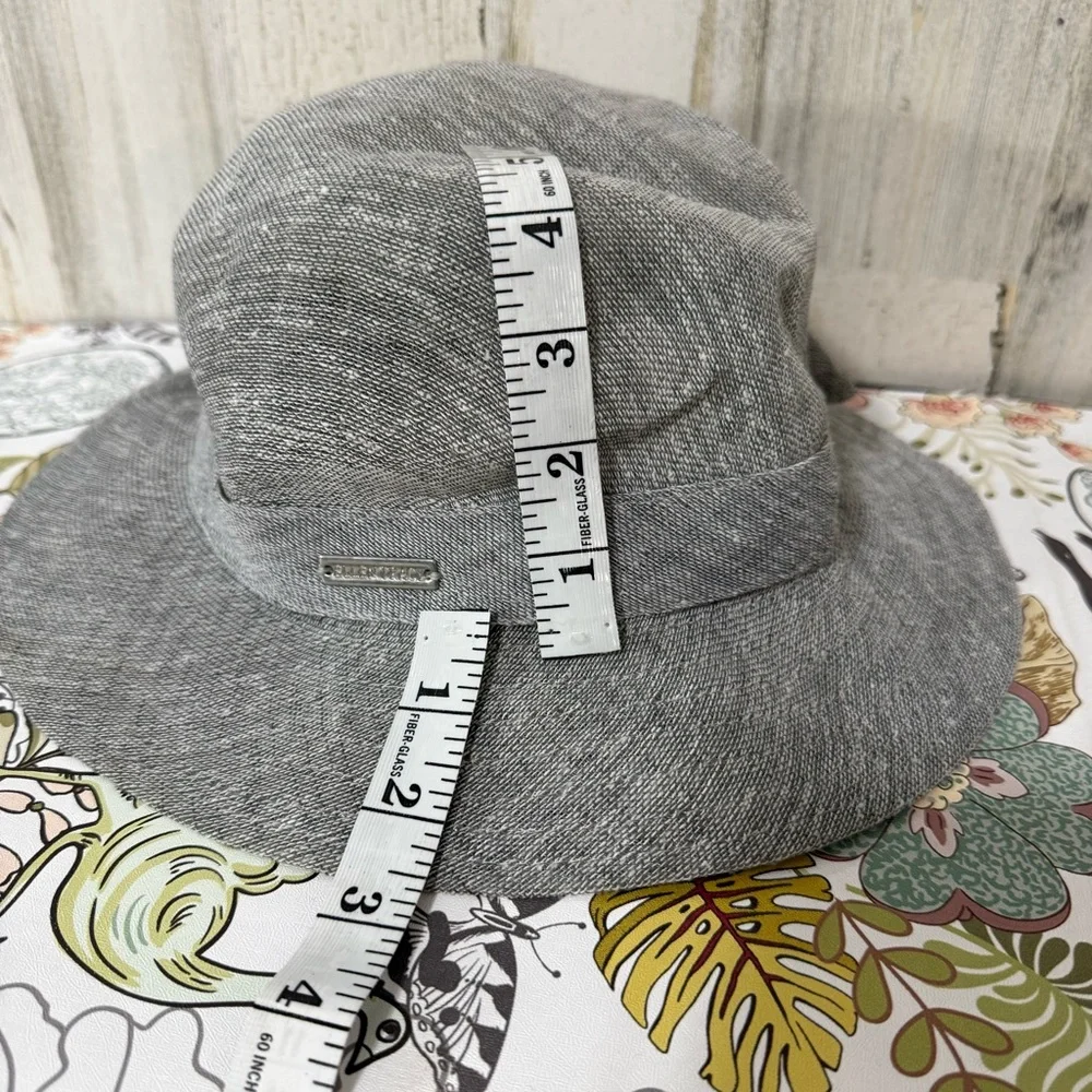 Ellen Tracy elegant gray