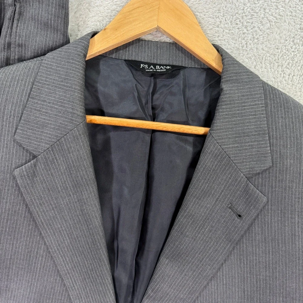 Jos A Bank Signature Collection Mens 48XL Gray Pinstripe Wool Silk Suit 38x36