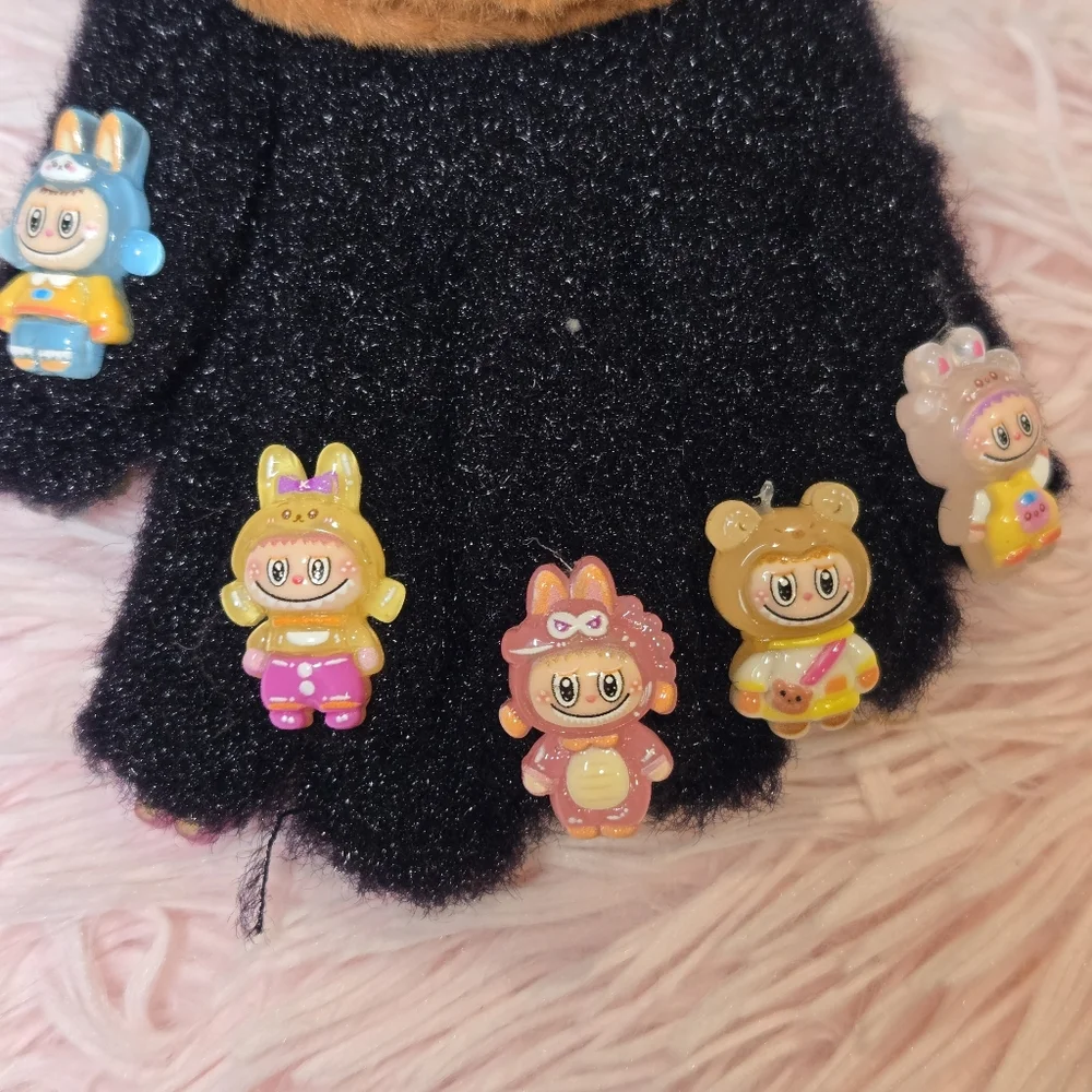 NWT - Childrens Labubu gloves in Black with Glow in the Dark Finger Charms.