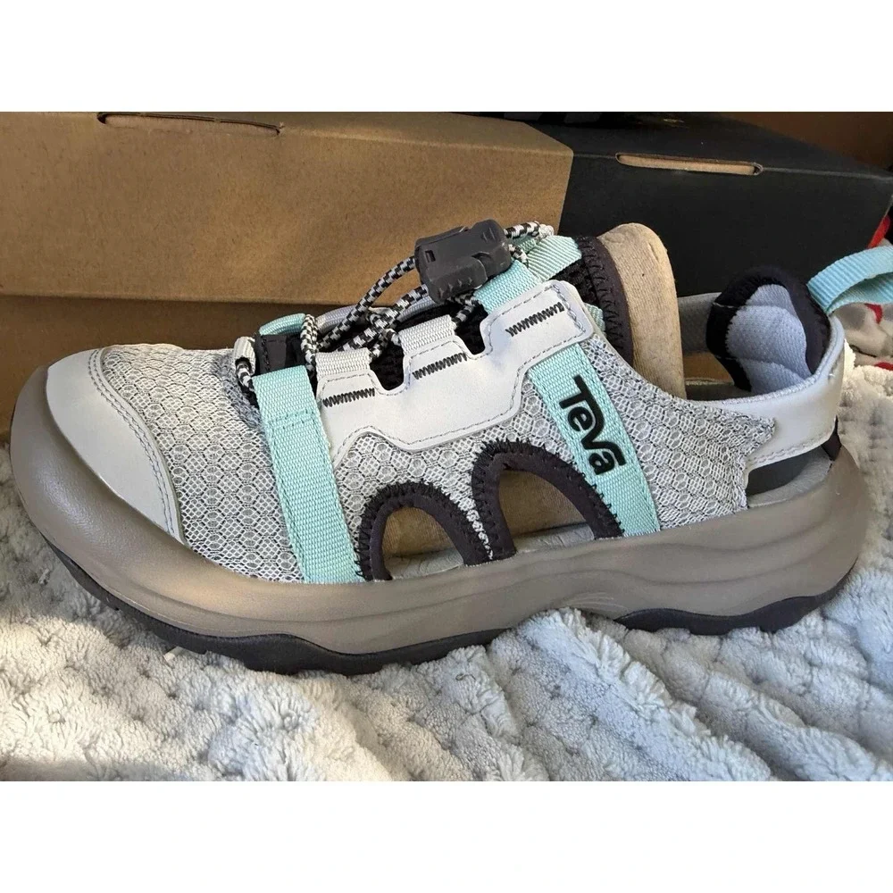 Teva women outflow