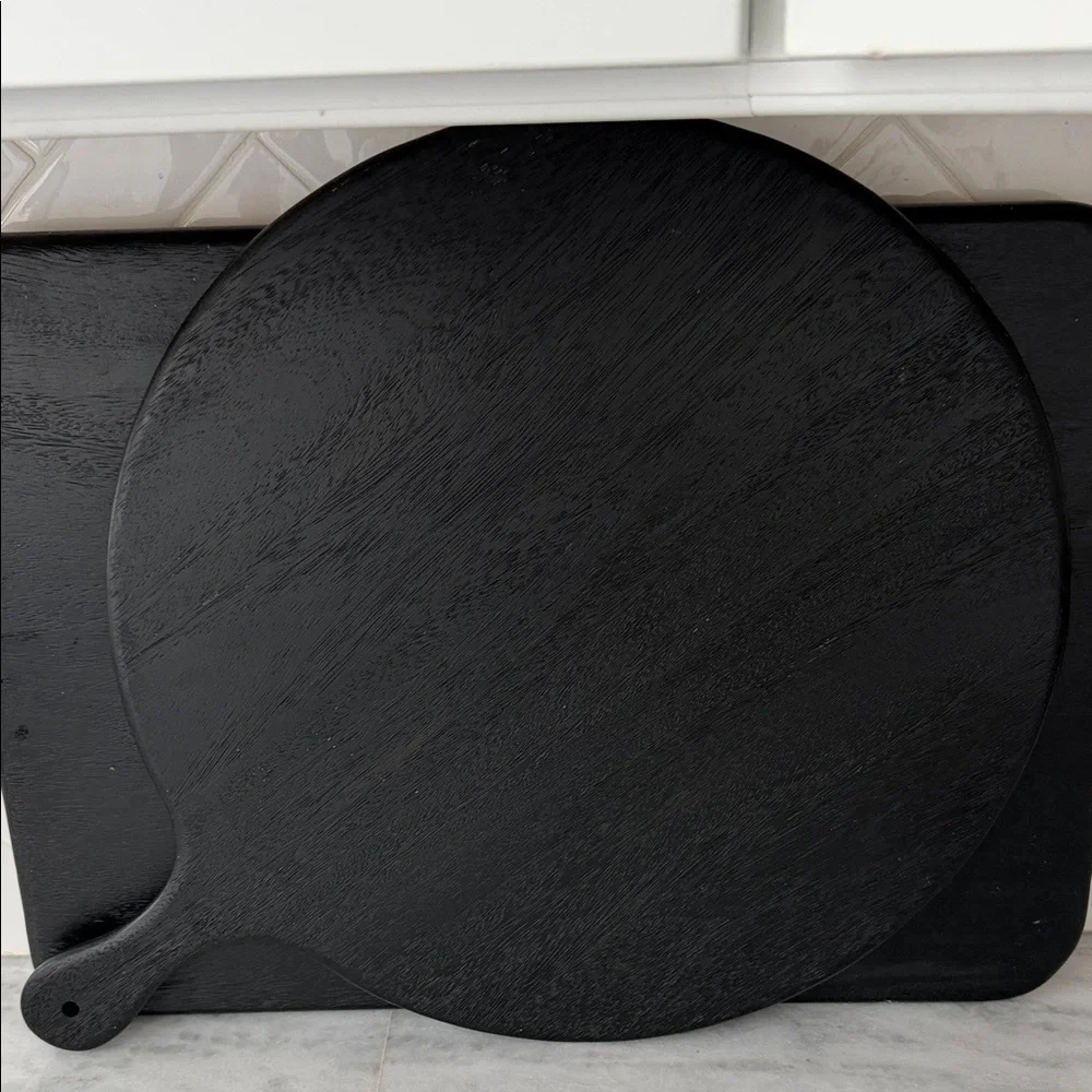 Crate&Barrel tondo cutting