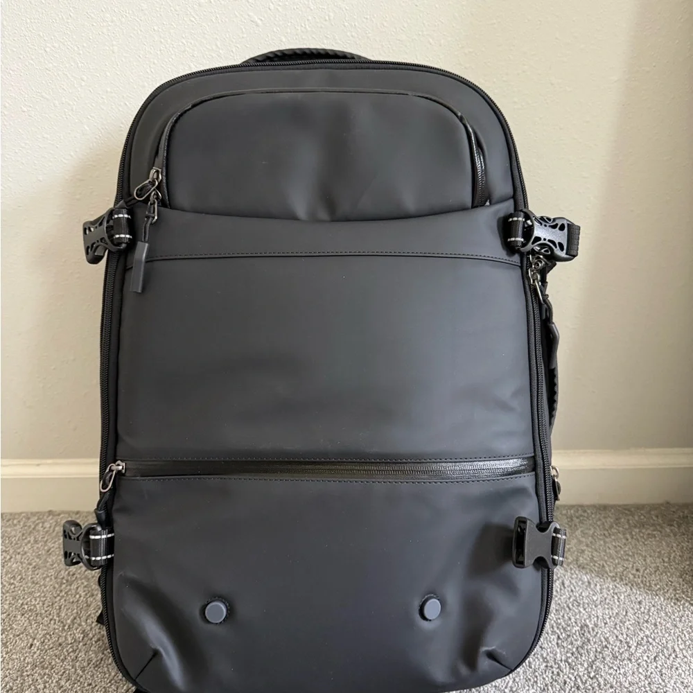 Sleek Black Men's Backpack